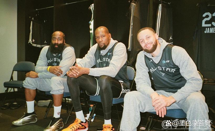 库里有谁能搭档?KD有申京,老詹有东契奇,小卡有哈登 库里有谁能搭档?KD有申京,老詹有东契奇,小卡有哈登