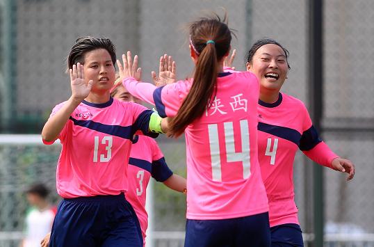 从踢瓶盖到球队队长 走进陕西女队张静的故事